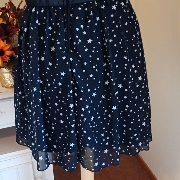 B. SMART Dress - Picture 7 of 13